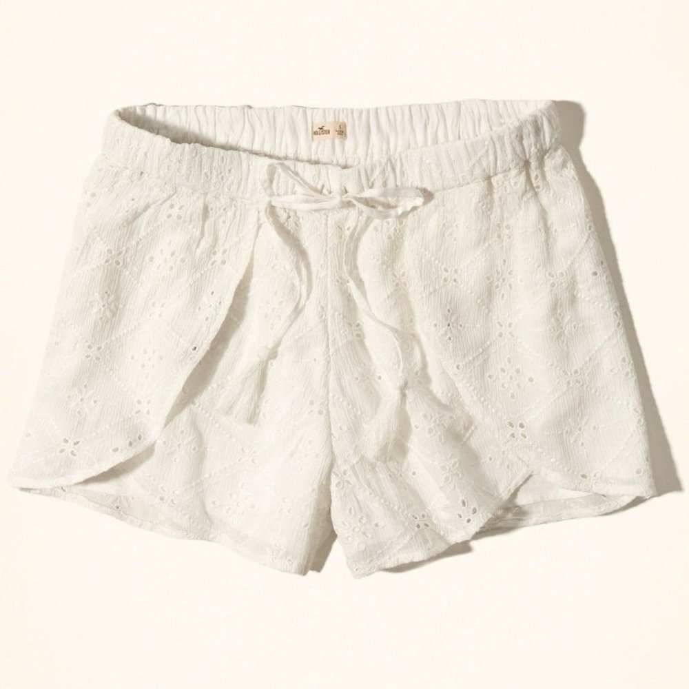 🧡 Hollister Lace Petal Shorts White